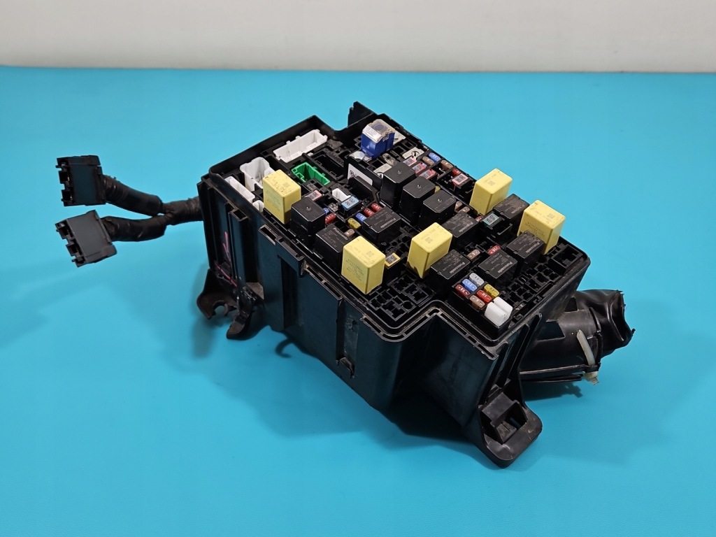 БЛОК ЗАПОБІЖНИКІВ ISUZU D-MAX III