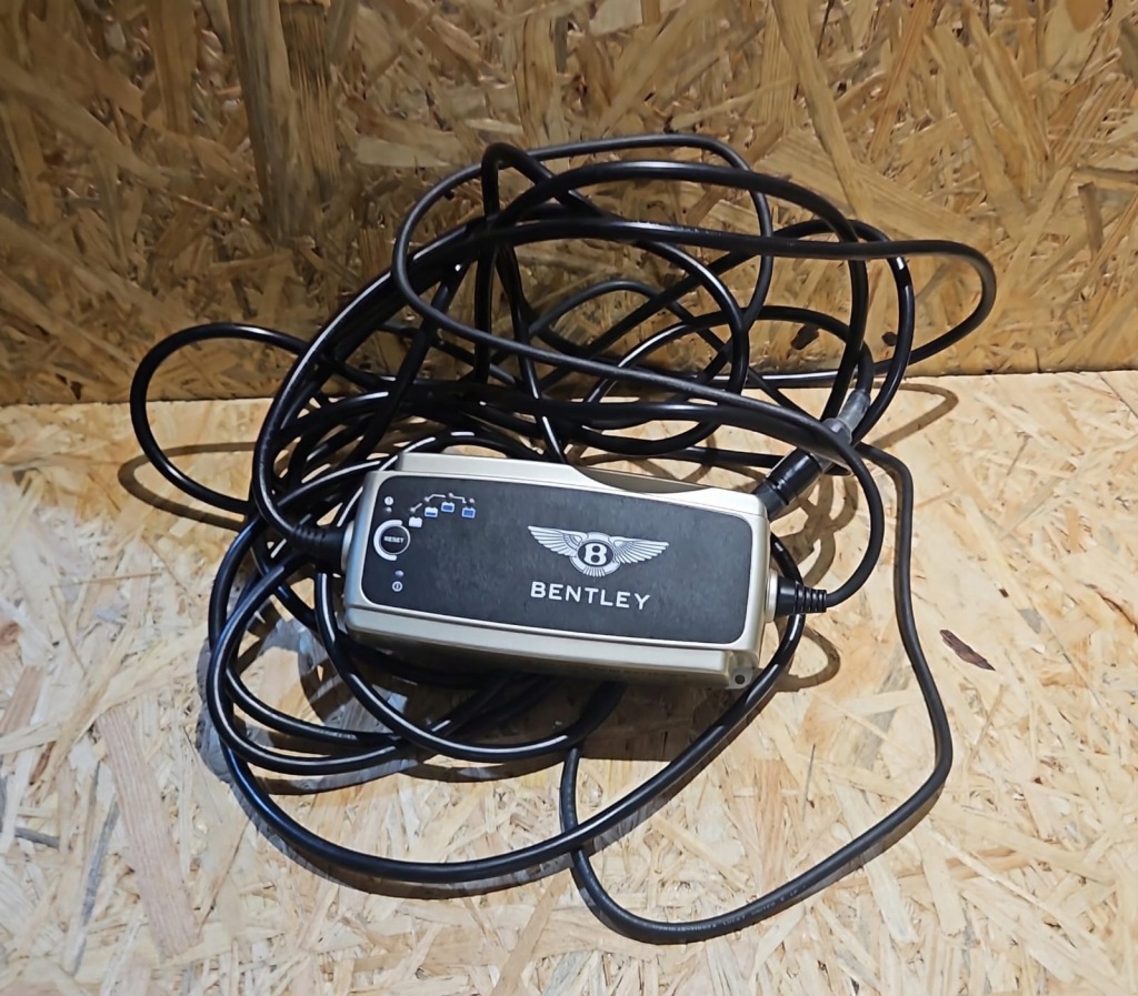 ЗАРЯДНИЙ ПРИСТРІЙ ВИПРЯМНЮВАЧ BENTLEY CONTINENTAL GT GTC FLYING SPUR 3W OE Дилерський центр