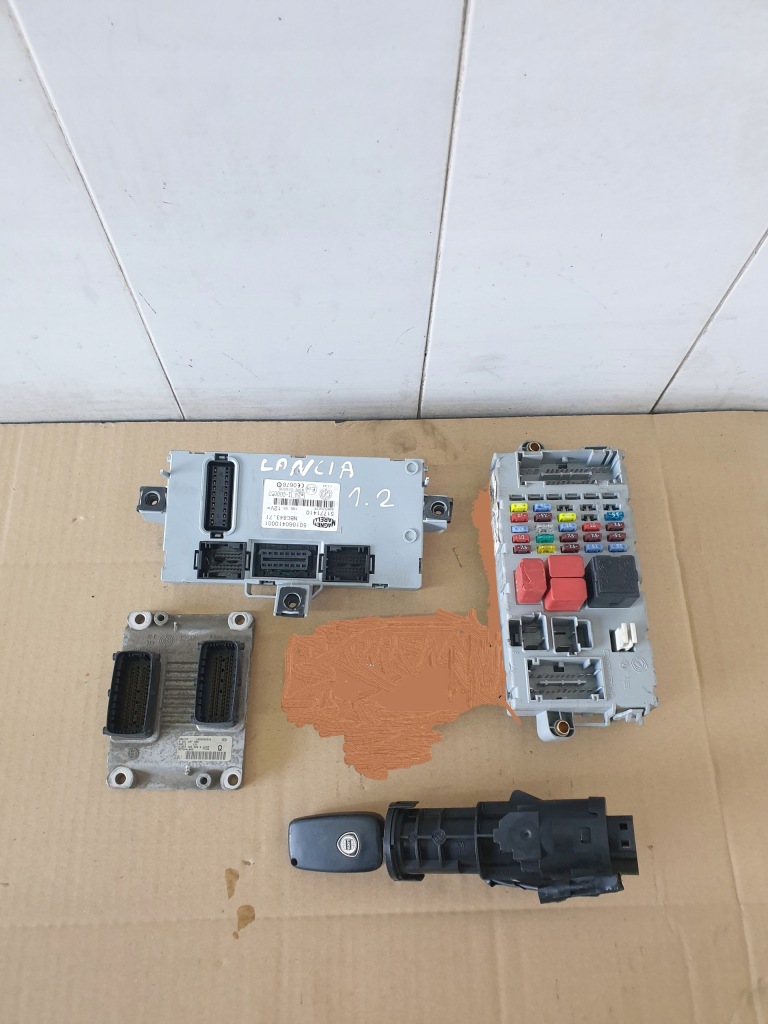 Компютер Lancia Ypsilon Y 1.2 0261207088