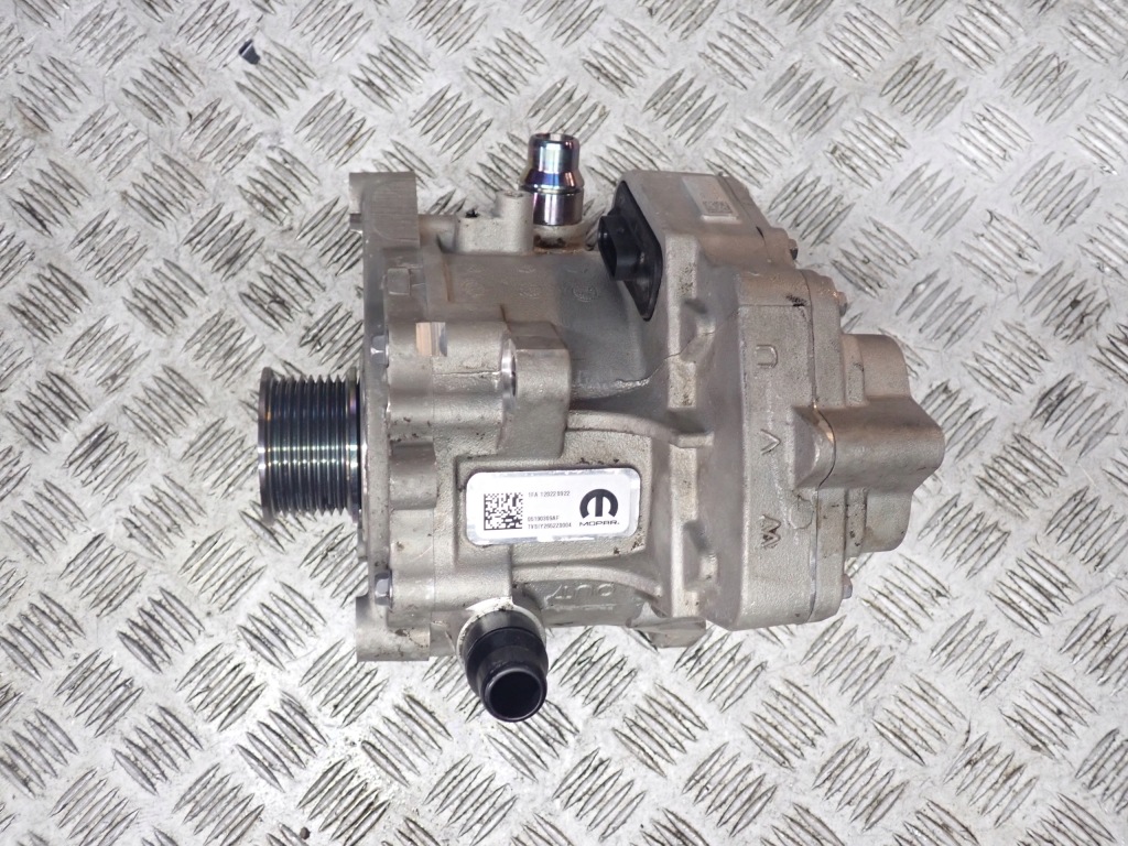 Альтернатор Електродвигун Jeep Grand Cherokee 2.0 4XE 2021-