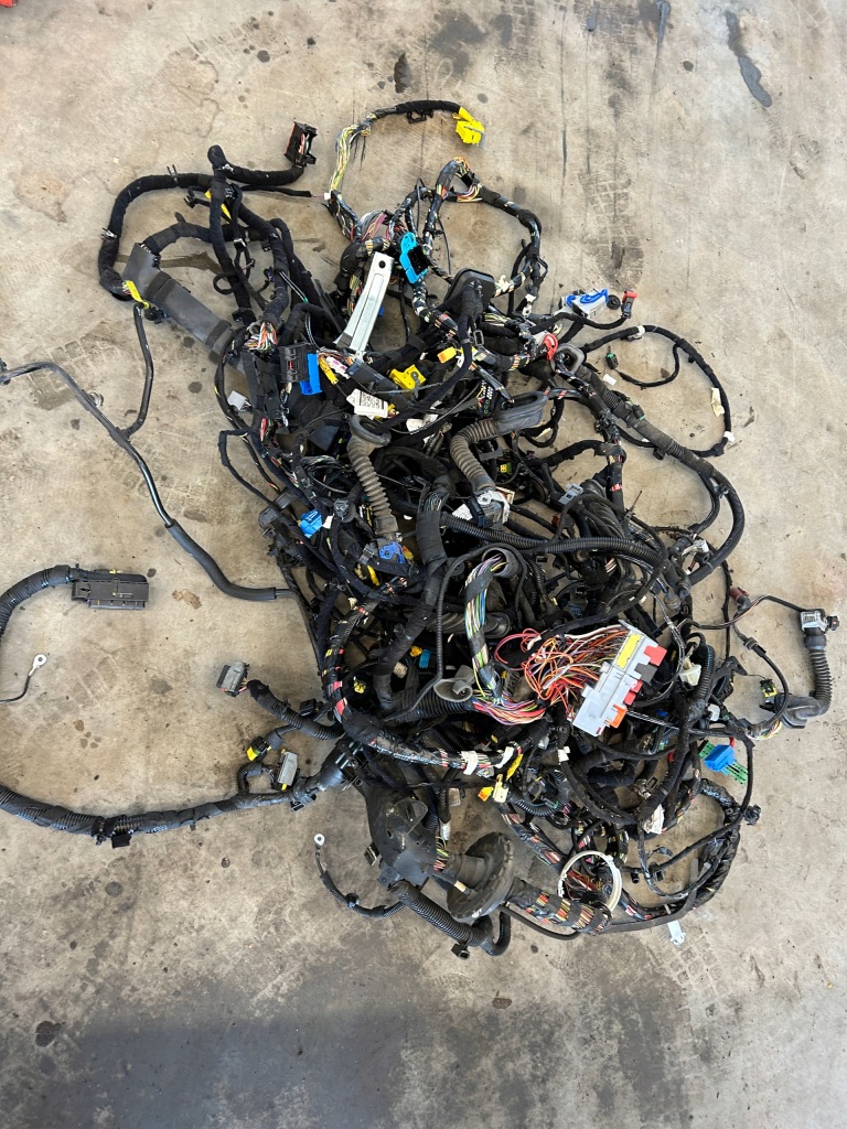 ВНУТРІШНІЙ МОНТАЖ ПРОВОДІВ JEEP RENEGADE США 2015р