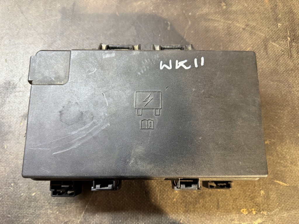 JEEP GRAND CHEROKEE WK2 БЛОК ПРЕДОХРАНИТЕЛІВ