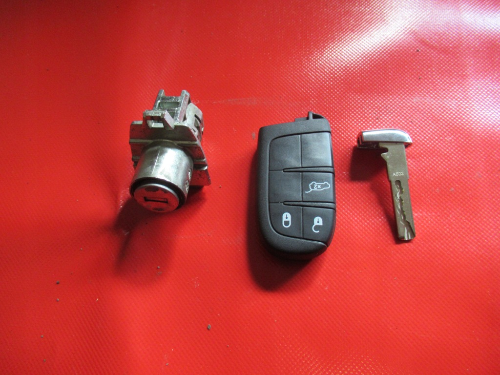 ДЖИП RENEGADE ЛІФТ 2.0 ВСТАВКА КЛЮЧ