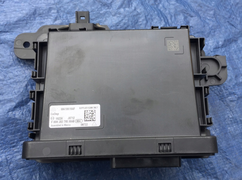 ДЖИП GRAND CHEROKEE WL 21 22 МОДУЛЬ ДРАЙВЕР GATEWAY