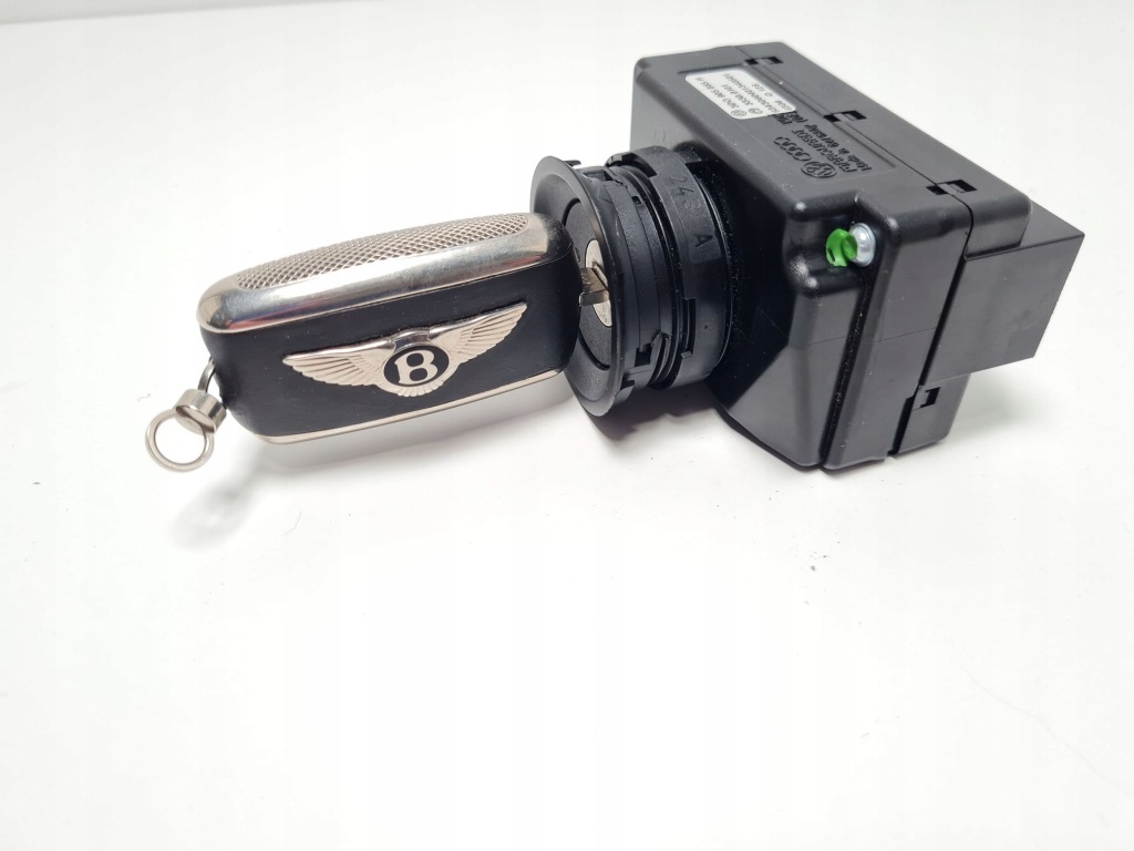 BENTLEY CONTINENTAL І 03- СТАНЦІЯ 3X КЛЮЧ 3D0905865H