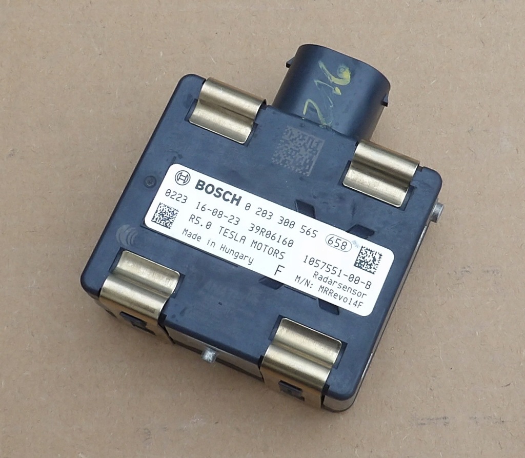 Tesla XS Active Cruise Control Radar Sensor 0203300565 39R06160 1057551-00-B