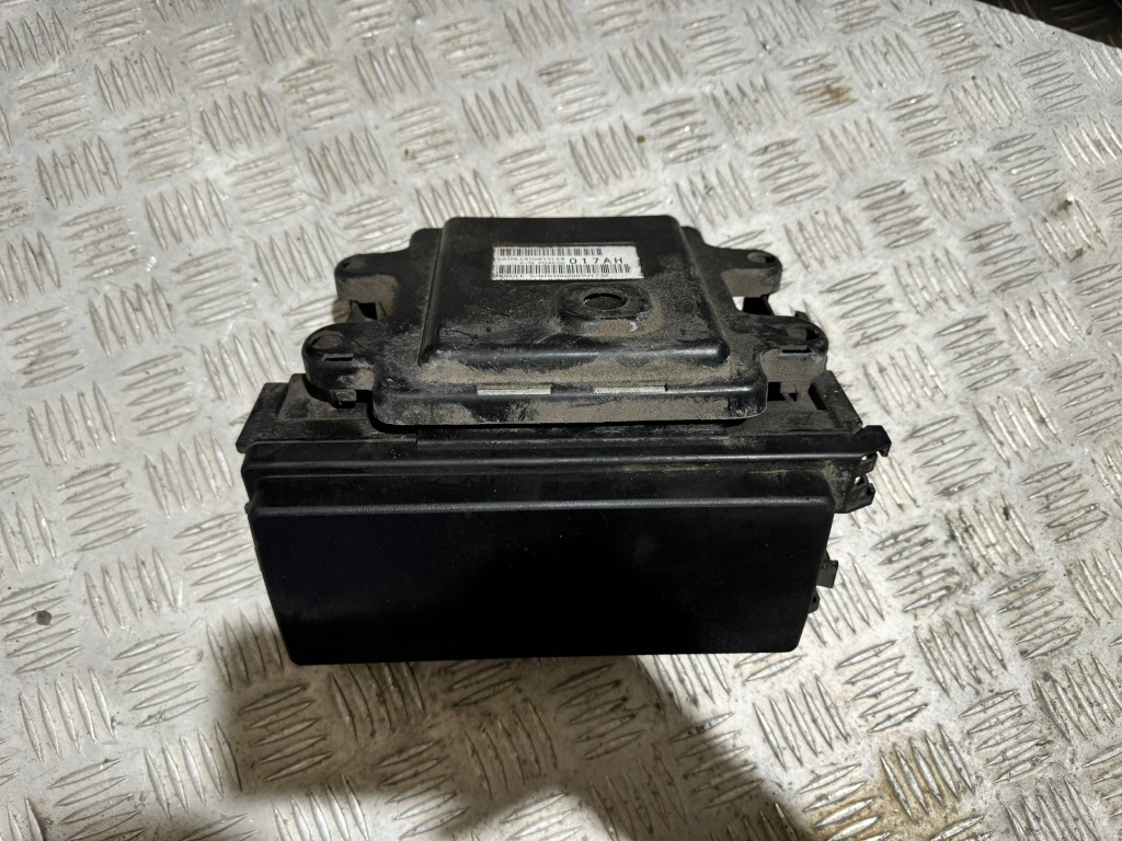 ДЖИП COMMANDER XK 5.7 МОДУЛЬ БЛОКУ ЗАПОБІЖНИКІВ