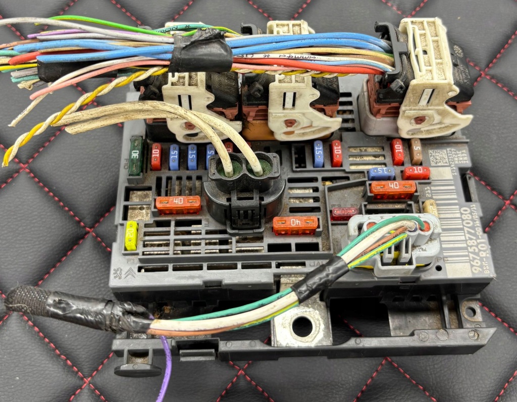 PEUGEOT CITROEN МОДУЛЬ БЛОКУ ЗАПОБІЖНИКІВ BSM 9675877080 R01