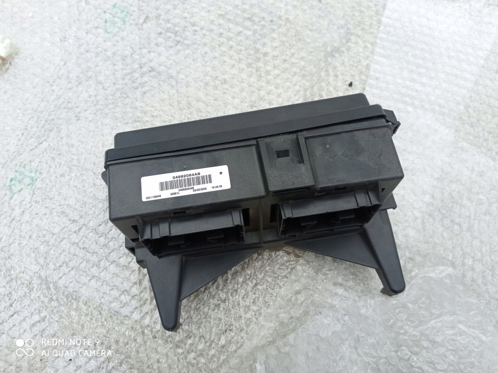 Блок запобіжників Jeep Wk 3.0 crd 04692087AB