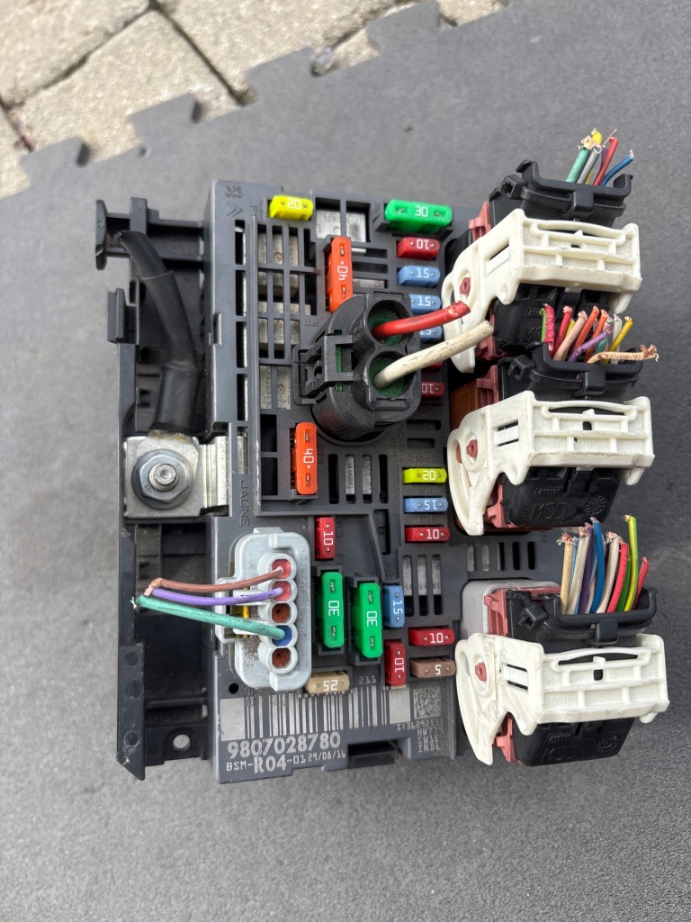 PEUGEOT CITROEN - 9807028780 R04 МОДУЛЬ, КОРОБКА BSM