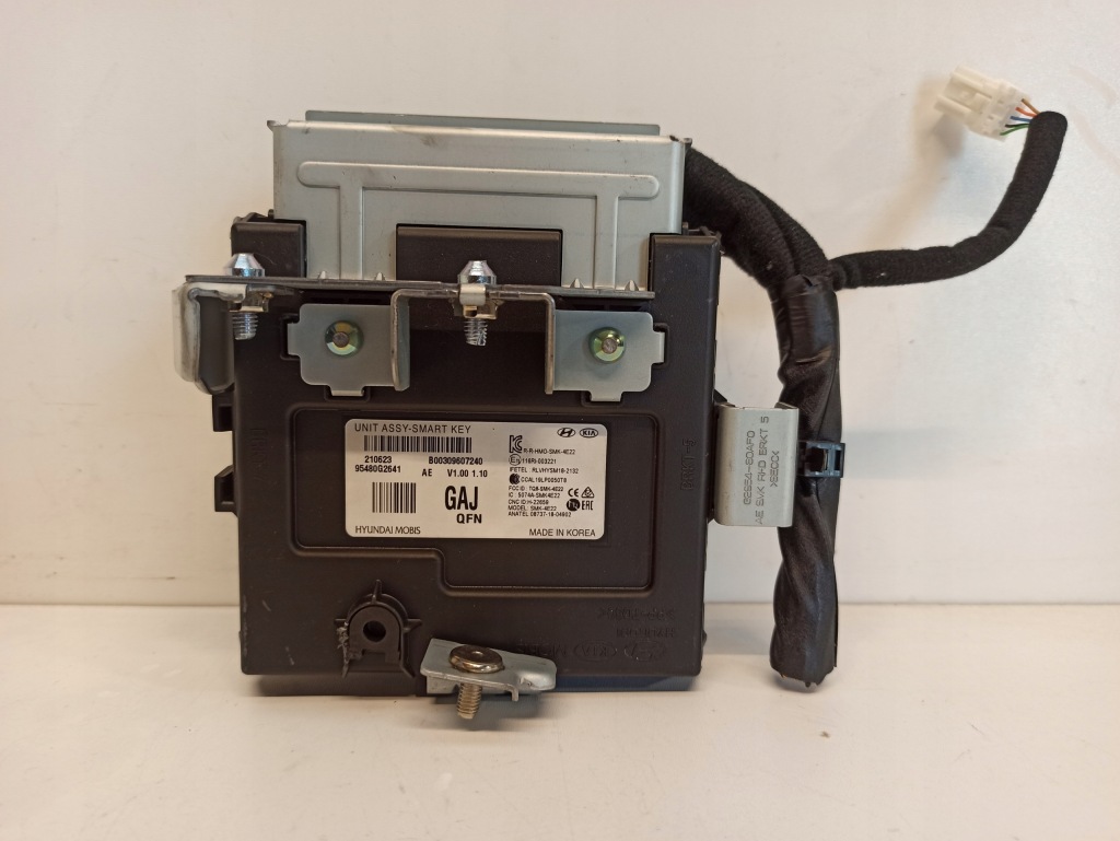 БЛОК У ЗБОРЕ SMART KEY МОДУЛЬ IONIQ 95480-G2641 2021