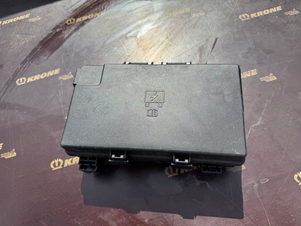 Skrzynka bezpieczników Jeep оригінальне обладнання P68194607AD