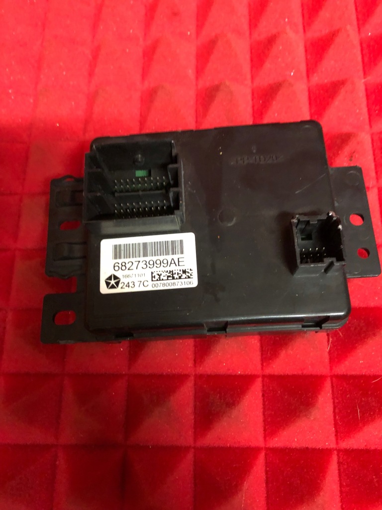 68273999AE МОДУЛЬ КЕРУВАННЯ JEEP COMPASS 17+