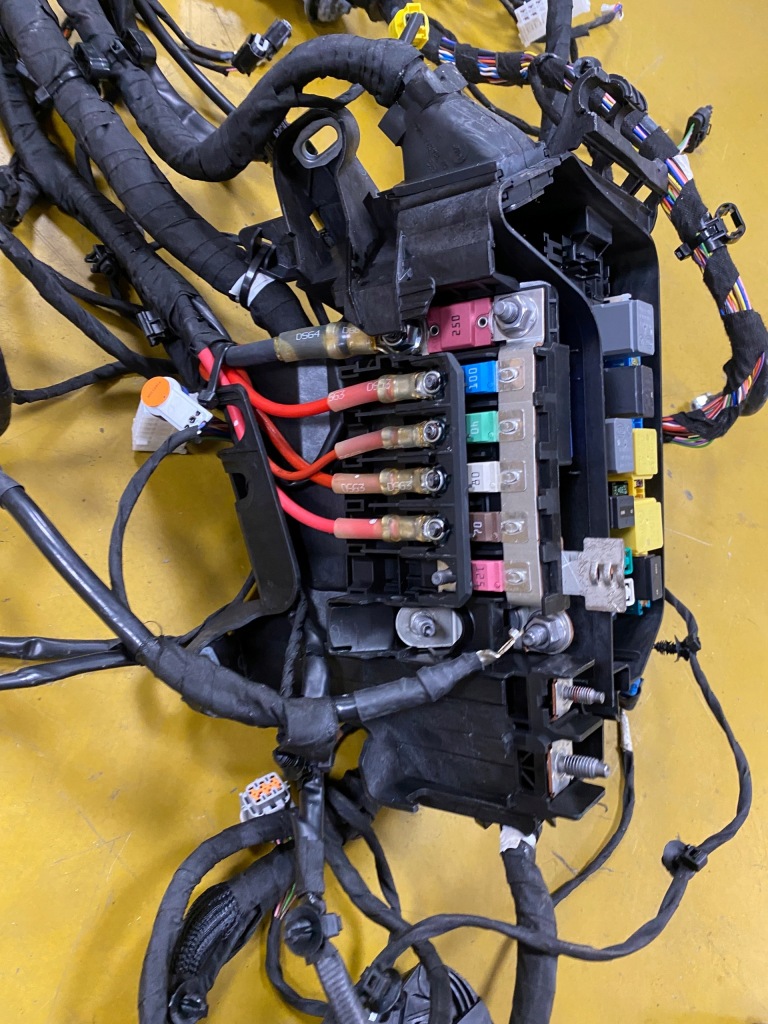 ЖГУТ УСТАНОВКИ ЗАПОБІЖНИКИ INFINITI Q30 2.2 D