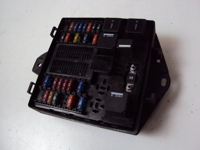 МОДУЛЬ BSI JAGUAR XK КОРОБКА ЗАПОБІЖНИКІВ