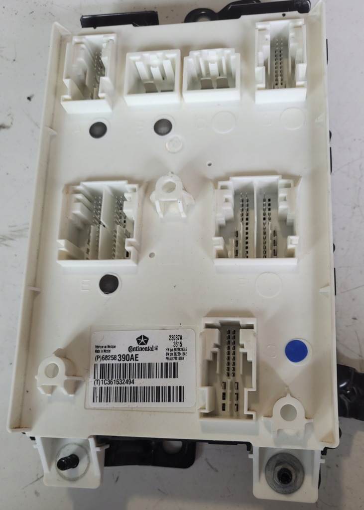 ДЖИП GRAND CHEROKEE WK2 МОДУЛЬ КОМФОРТУ 14-