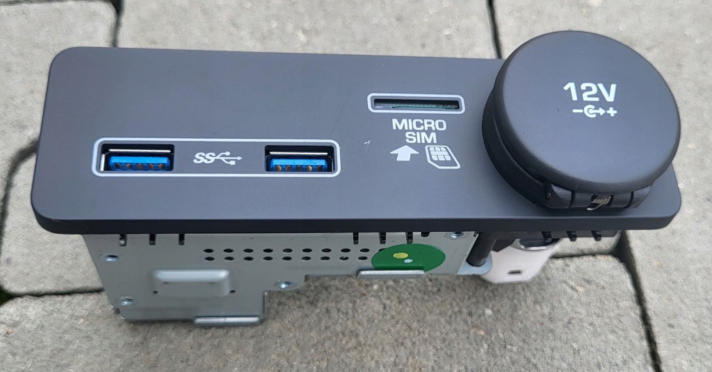 JAGUAR F-PACE ГНІЗДО ПОРТ USB ЗАПАЛЬНИЧКА