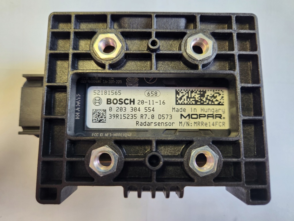 RADAR DISTRONIC JEEP RENEGADE ОРИГ 52181565 *