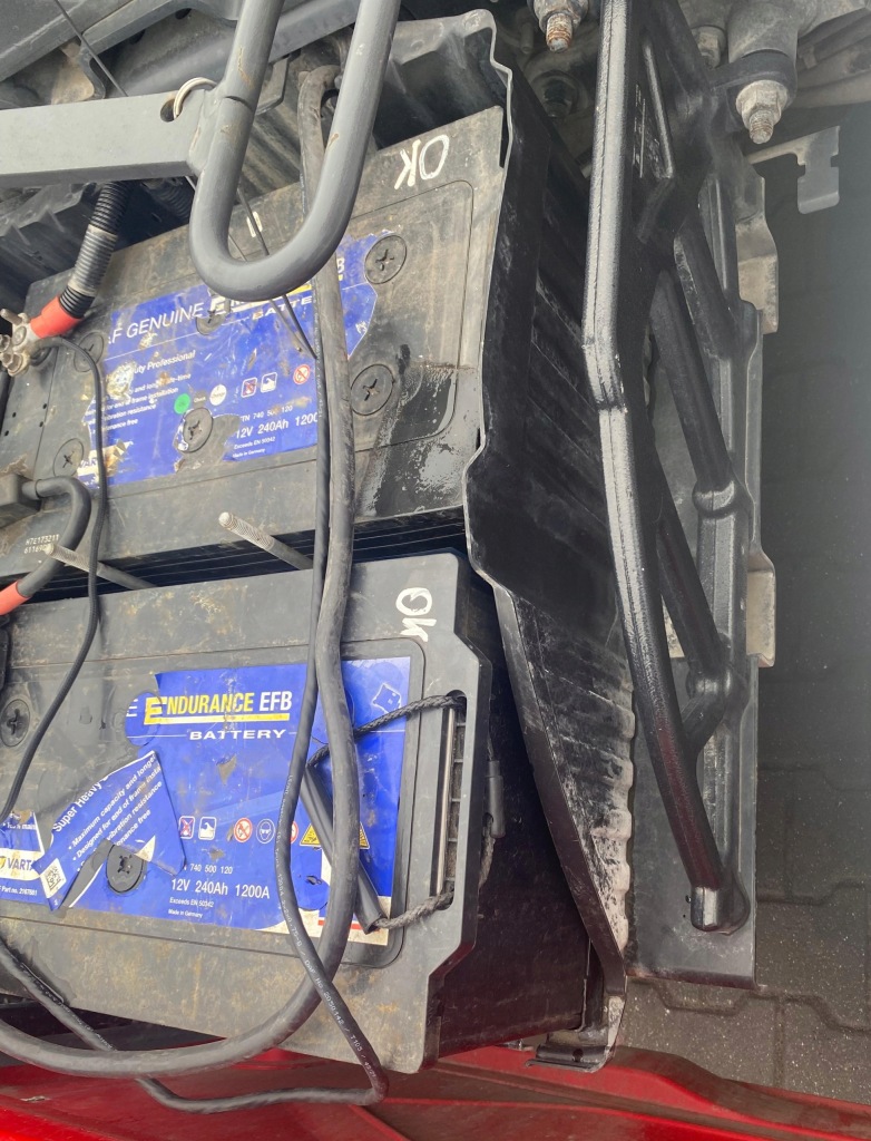 КОРОБКА ОСНОВА АКУМУЛЯТОРІВ DAF XF 106 ЄВРО 6