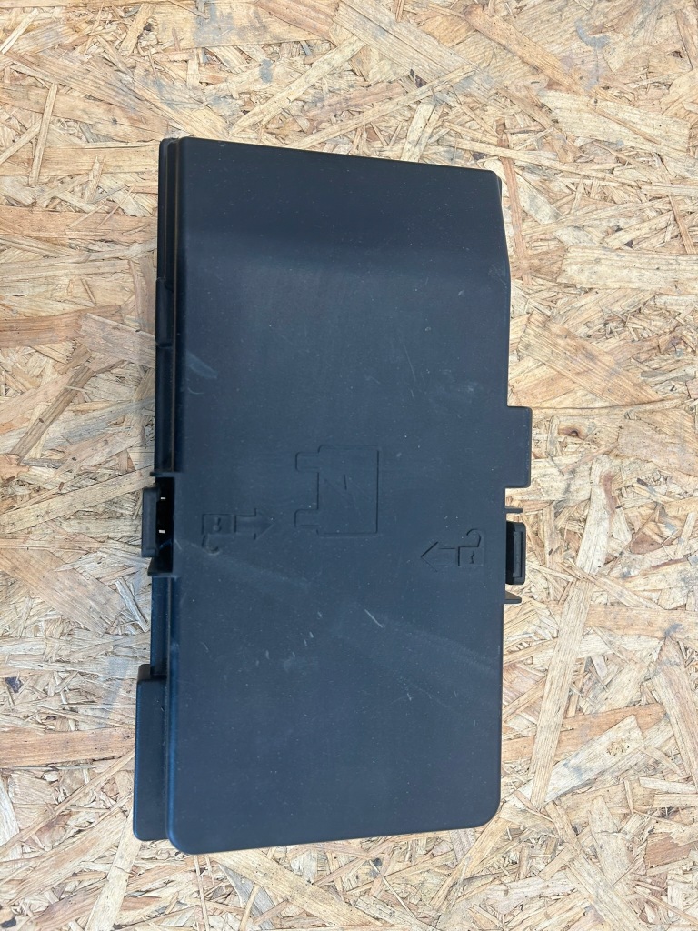 JEEP CHEROKEE KL LIFT 19- 2.4 КОРОБКА ЗАПОБІЖНИКІВ